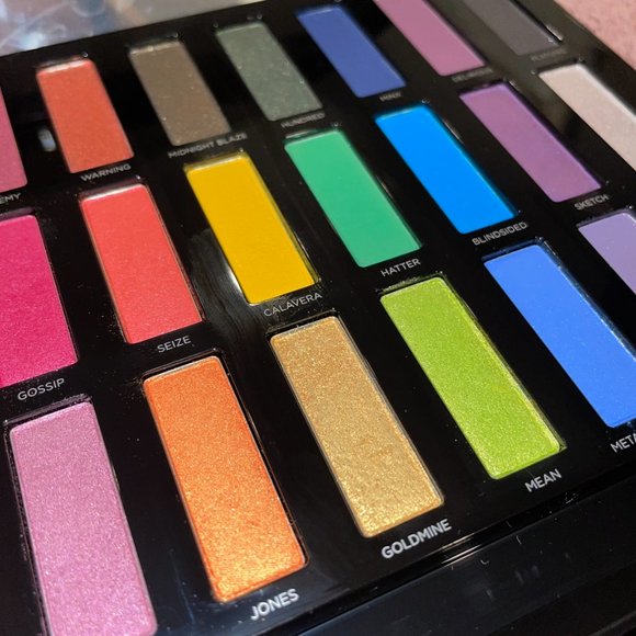Urban Decay - Eyeshadow Palette - Picture 2 of 3